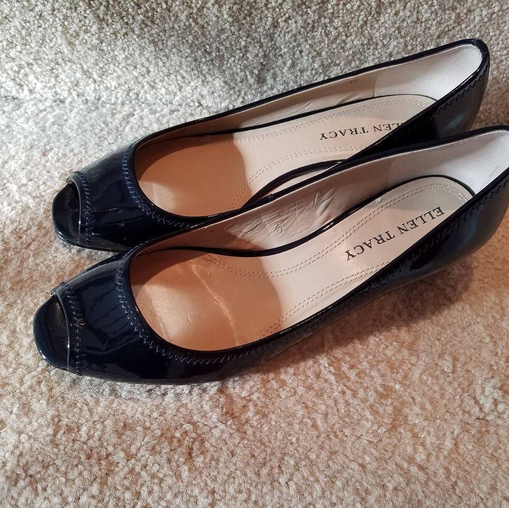 Ellen Tracy navy Patten leather shoe